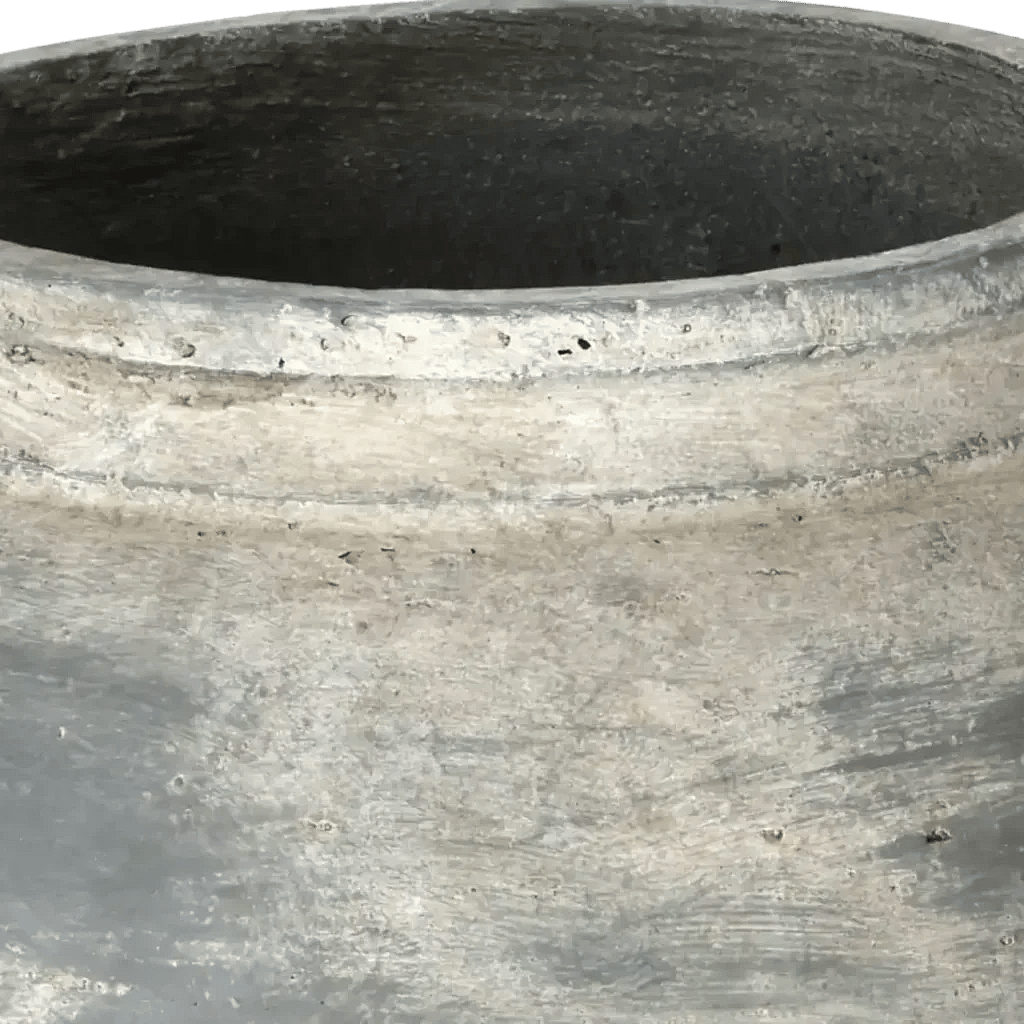 Closeup af Lil Fiberbeton Vintage pot H: 38 Ø: 43 cm.