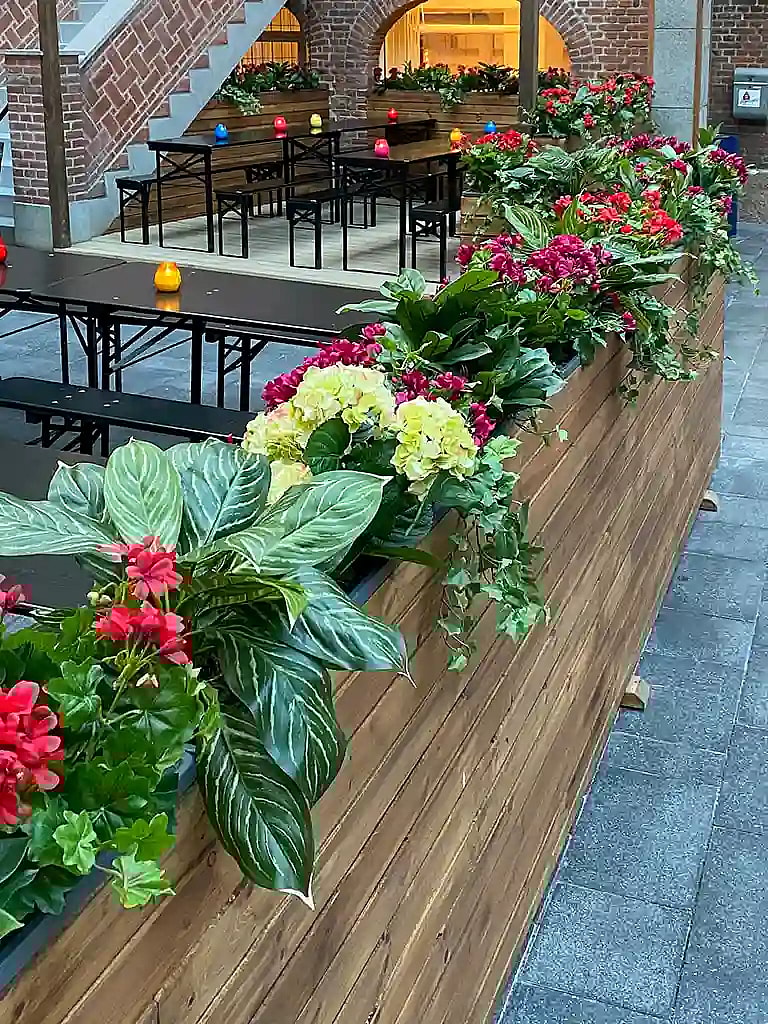 Kunstige planter til terrassen.