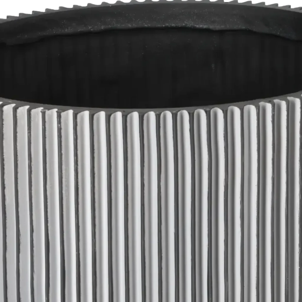 Closeup af Capi krukke Cylinder Groove sort 23x25 cm.