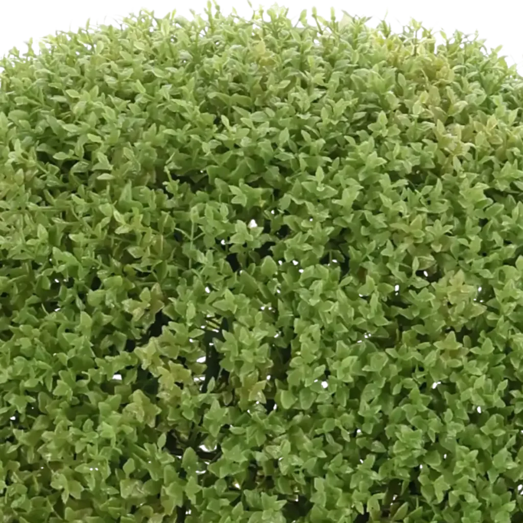 Closeup af Kunstig buksbom kugle Ø35cm.