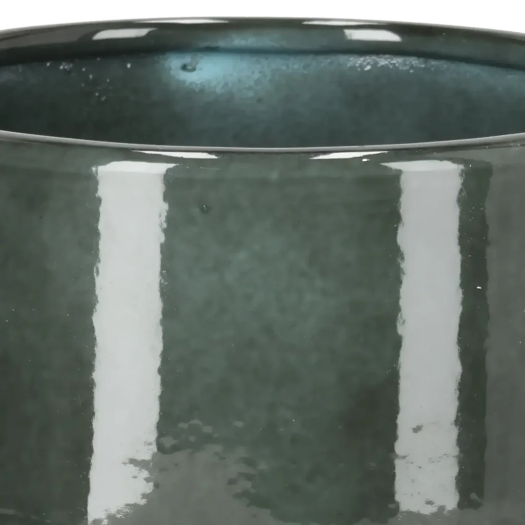 Closeup af Cylinder potte metal w/saucer H12,5 Ø12,5 cm.