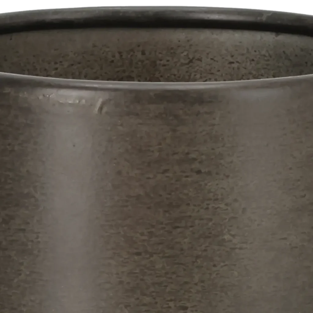 Closeup af Cylinder potte metal w/saucer H12,5 Ø12,5 cm.